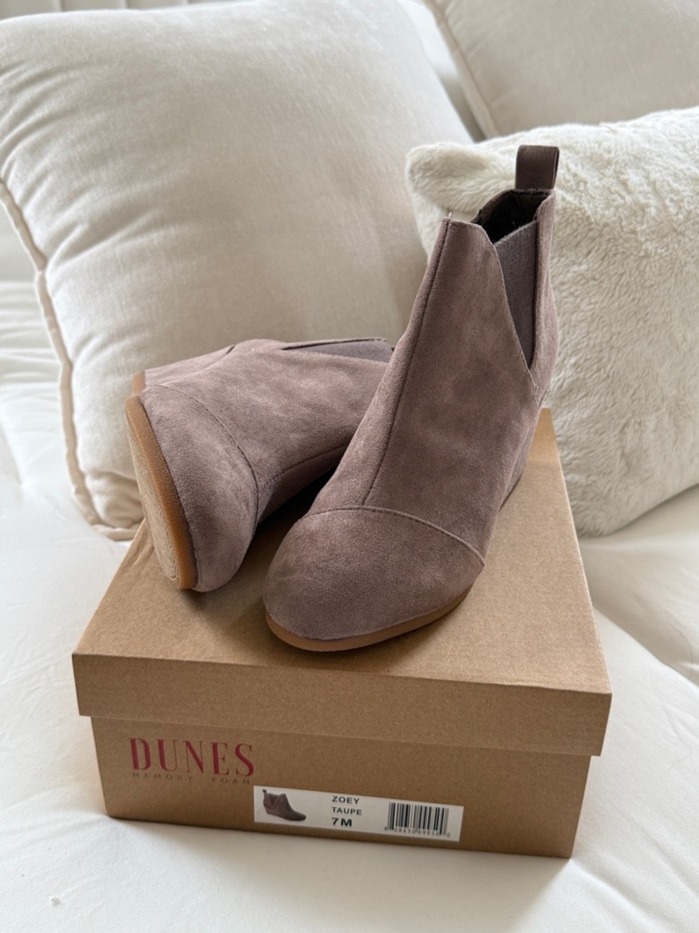 BRAND NEW DUNES Zoey Suede Women's Ankle Boots size 7 - Picture 2 of 10